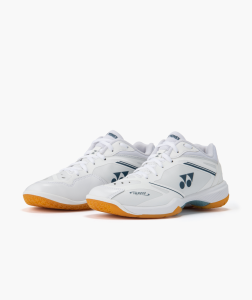 Yonex Power Cushion 65 Z4 Women white